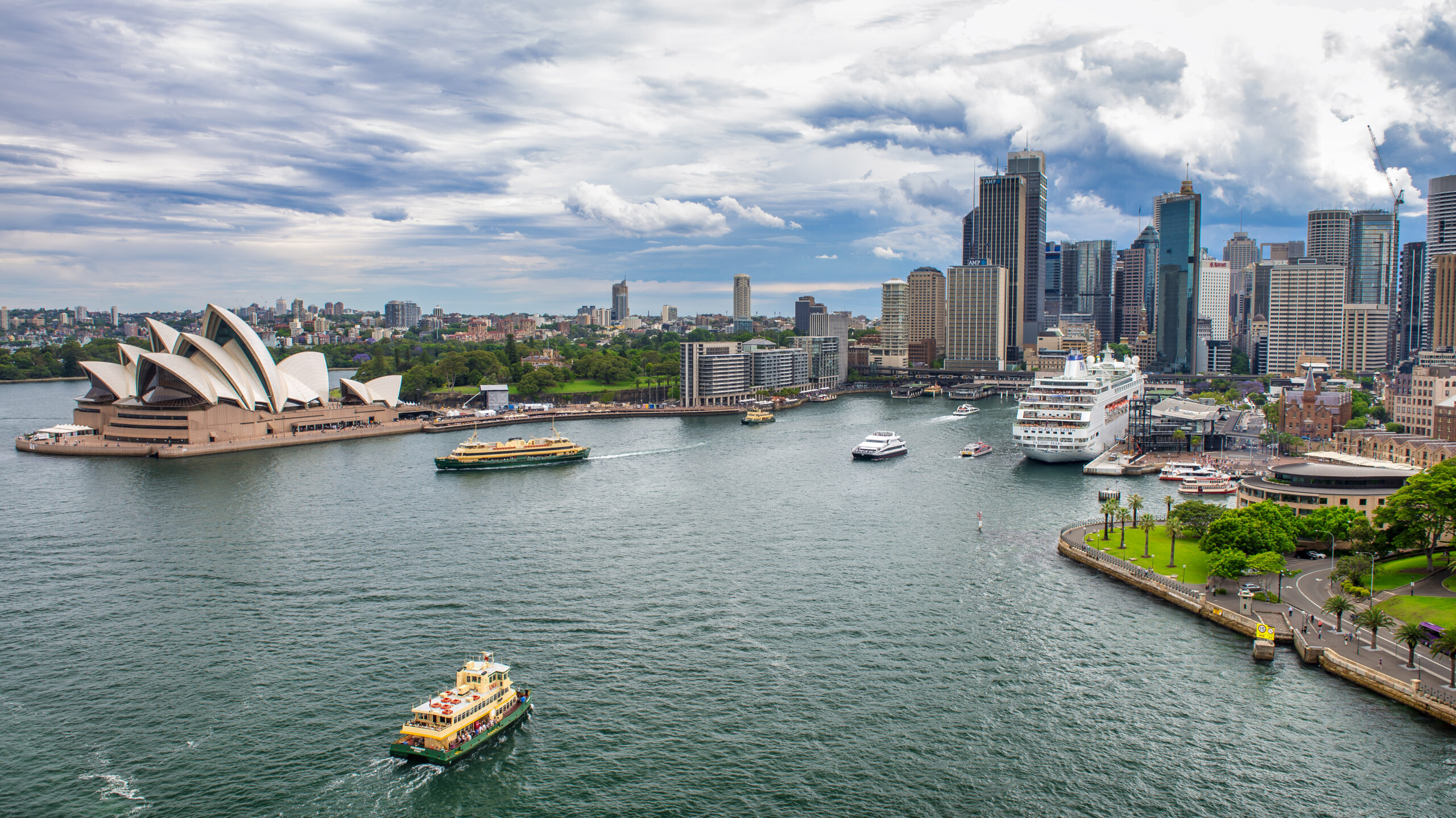 What are the main shipping ports from Australia?